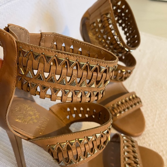 VINCE CAMUTO SEXY STUD SANDAL SIZE 9 - Picture 3 of 9